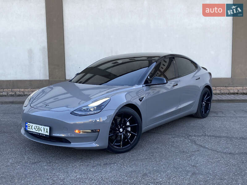 Седан Tesla Model 3 2019 в Киеве