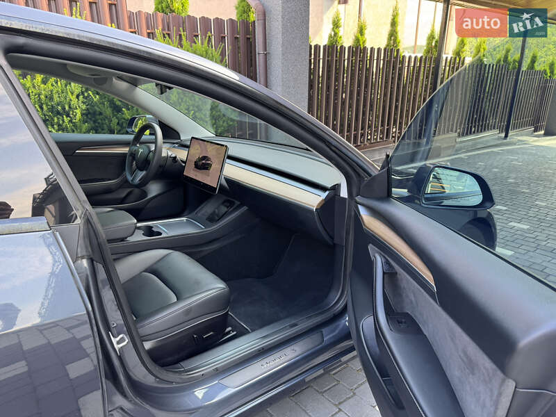 Седан Tesla Model 3 2022 в Хмельницком
