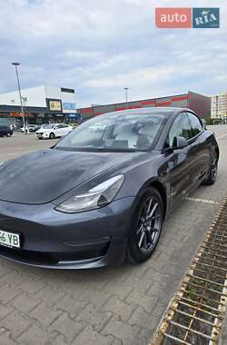 Седан Tesla Model 3 2021 в Киеве