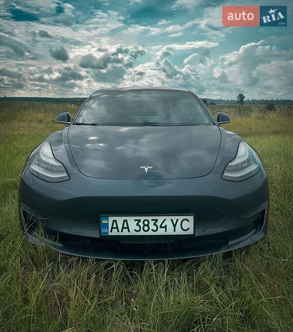Tesla Model 3 2019