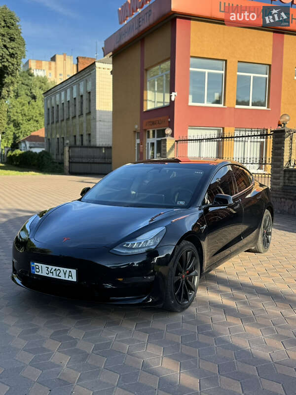 Седан Tesla Model 3 2019 в Лубнах