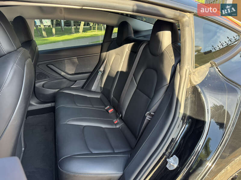 Седан Tesla Model 3 2019 в Лубнах