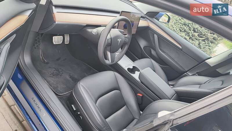 Седан Tesla Model 3 2023 в Киеве