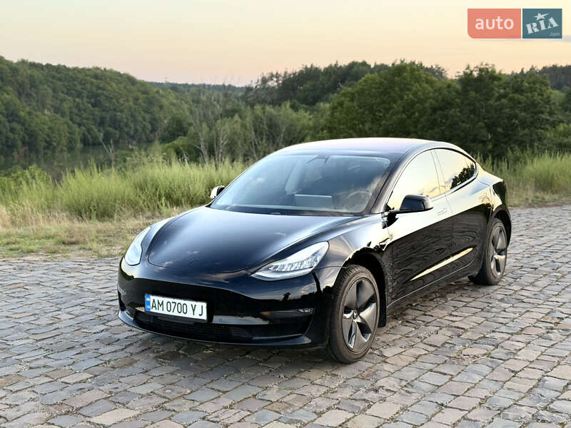 Седан Tesla Model 3 2018 в Житомире