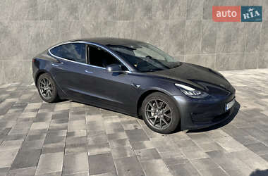 Седан Tesla Model 3 2019 в 