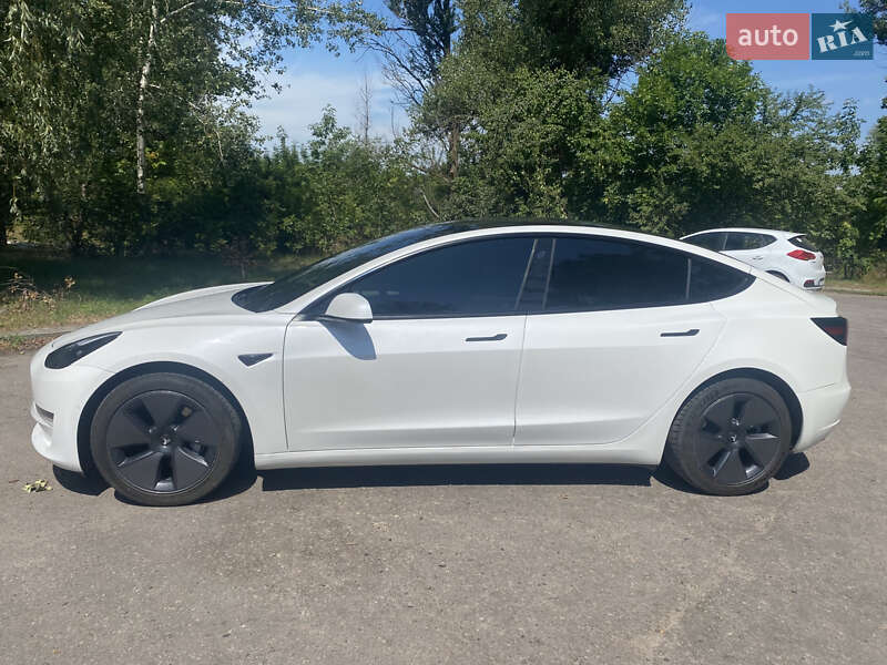 Седан Tesla Model 3 2021 в Кременчуці