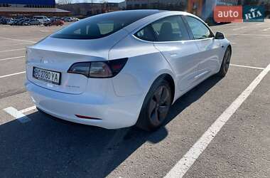Седан Tesla Model 3 2020 в 