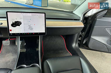 Седан Tesla Model 3 2018 в 