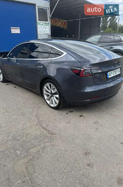 Седан Tesla Model 3 2020 в 