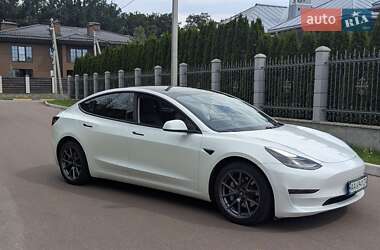 Седан Tesla Model 3 2021 в 