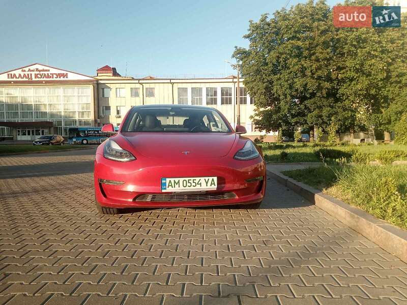 Седан Tesla Model 3 2018 в 