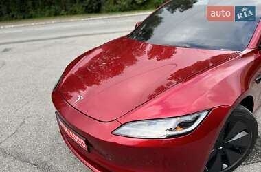 Седан Tesla Model 3 2024 в 
