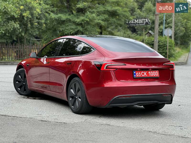 Седан Tesla Model 3 2024 в Трускавці