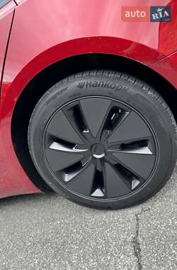 Седан Tesla Model 3 2024 в 