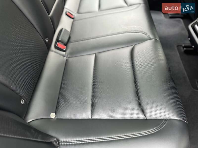Седан Tesla Model 3 2024 в Трускавці