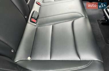 Седан Tesla Model 3 2024 в 