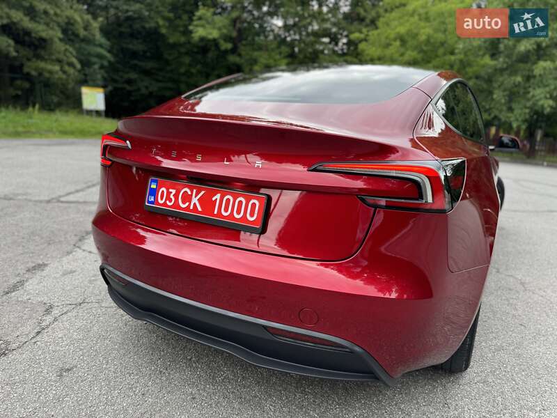 Седан Tesla Model 3 2024 в Трускавці