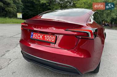 Седан Tesla Model 3 2024 в 