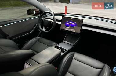 Седан Tesla Model 3 2024 в 