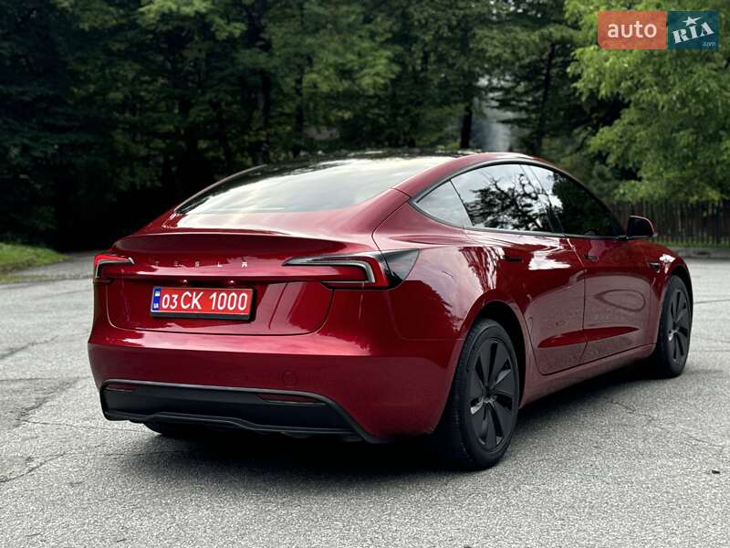 Седан Tesla Model 3 2024 в Трускавці