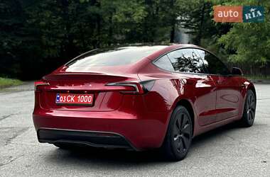 Седан Tesla Model 3 2024 в 