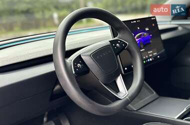 Седан Tesla Model 3 2024 в 