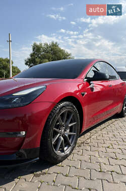 Седан Tesla Model 3 2021 в 
