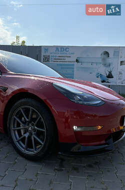 Седан Tesla Model 3 2021 в 