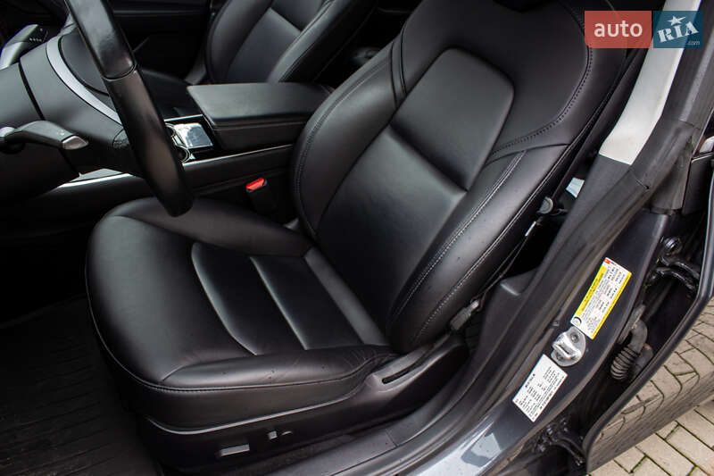 Седан Tesla Model 3 2019 в Львові
