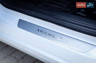 Седан Tesla Model 3 2018 в 
