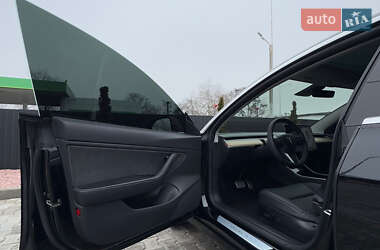 Седан Tesla Model 3 2019 в 