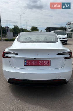 Седан Tesla Model 3 2024 в 