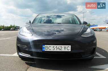 Седан Tesla Model 3 2018 в Львове