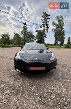 Седан Tesla Model 3 2020 в 