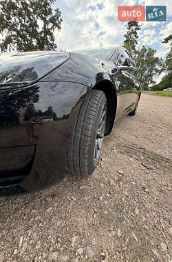 Седан Tesla Model 3 2020 в 