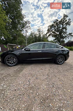 Седан Tesla Model 3 2020 в 