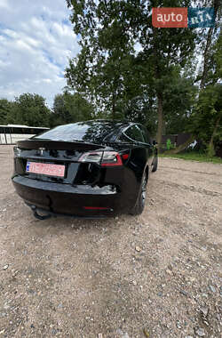 Седан Tesla Model 3 2020 в 
