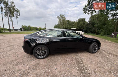 Седан Tesla Model 3 2020 в 