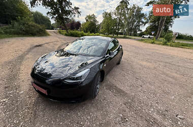 Седан Tesla Model 3 2020 в 