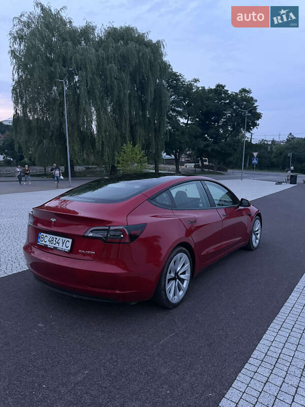 Седан Tesla Model 3 2020 в Львові