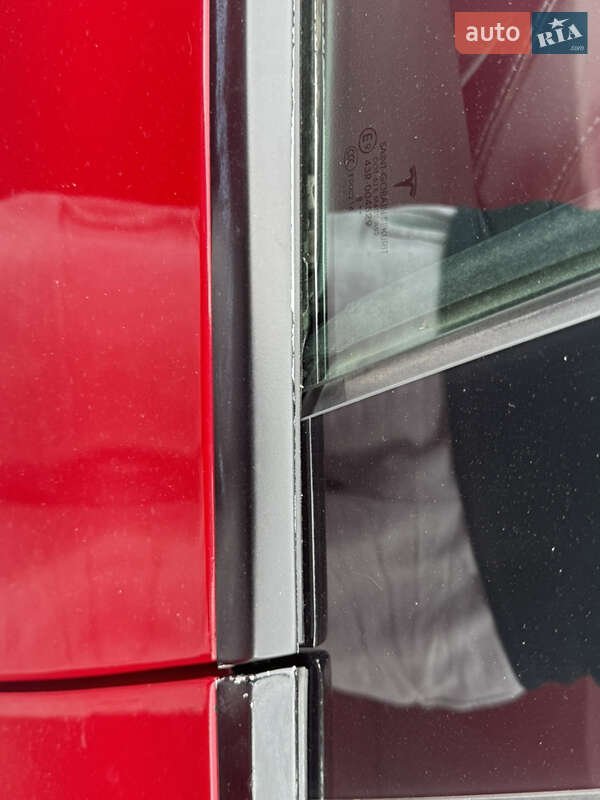 Седан Tesla Model 3 2020 в Львове