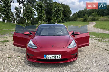 Седан Tesla Model 3 2019 в Львове