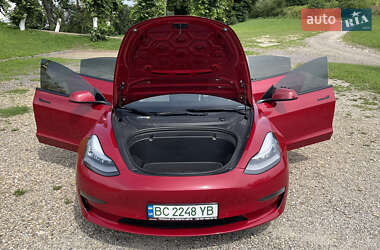 Седан Tesla Model 3 2019 в Львове