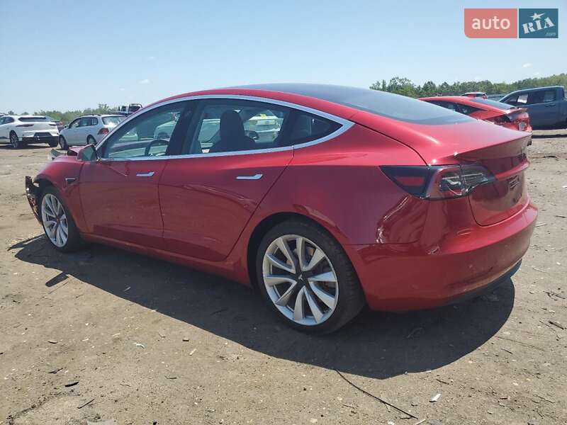 Седан Tesla Model 3 2018 в Ивано-Франковске