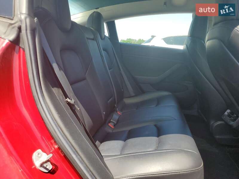 Седан Tesla Model 3 2018 в Ивано-Франковске