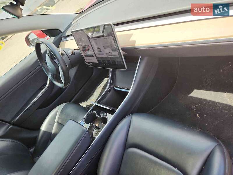 Седан Tesla Model 3 2018 в Ивано-Франковске