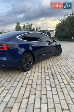 Седан Tesla Model 3 2019 в 