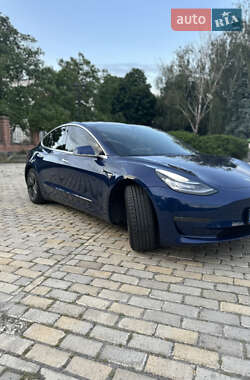 Седан Tesla Model 3 2019 в 