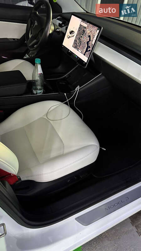 Седан Tesla Model 3 2019 в Києві