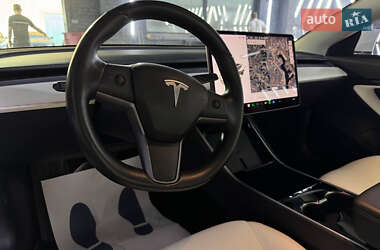 Седан Tesla Model 3 2019 в Киеве